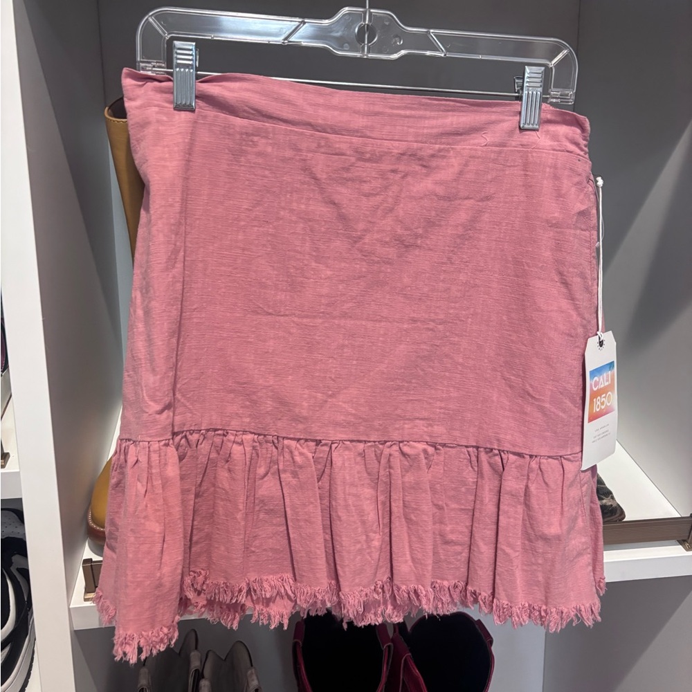 Chic Pink Frayed Hem Mini Skirt